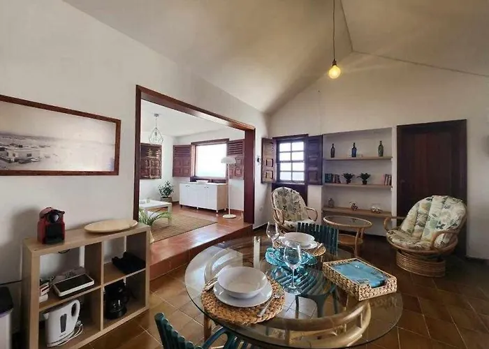 Villa Salada On The Ocean Shore
